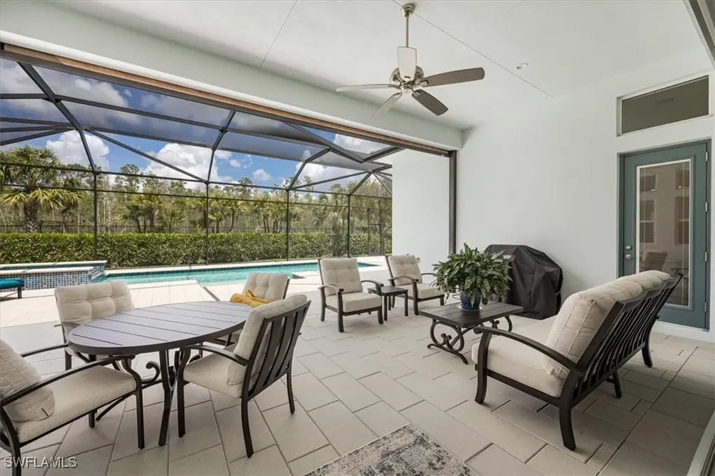 8939 Redonda Drive Naples FL 34114