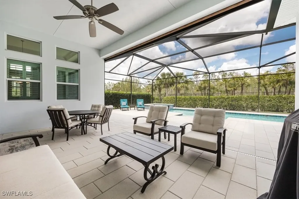 8939 Redonda Drive Naples FL 34114