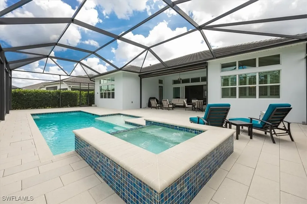 8939 Redonda Drive Naples FL 34114