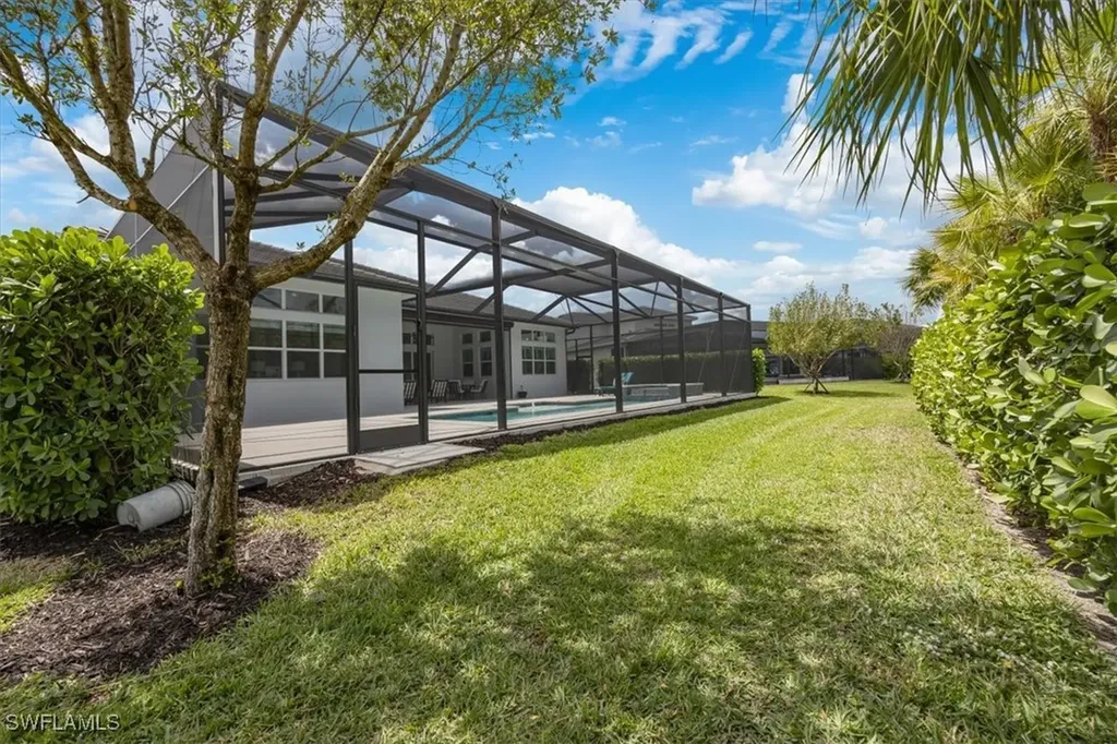 8939 Redonda Drive Naples FL 34114
