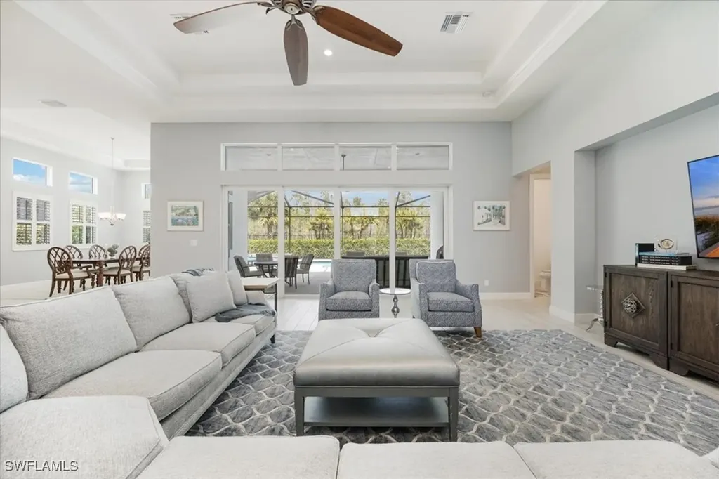 8939 Redonda Drive Naples FL 34114