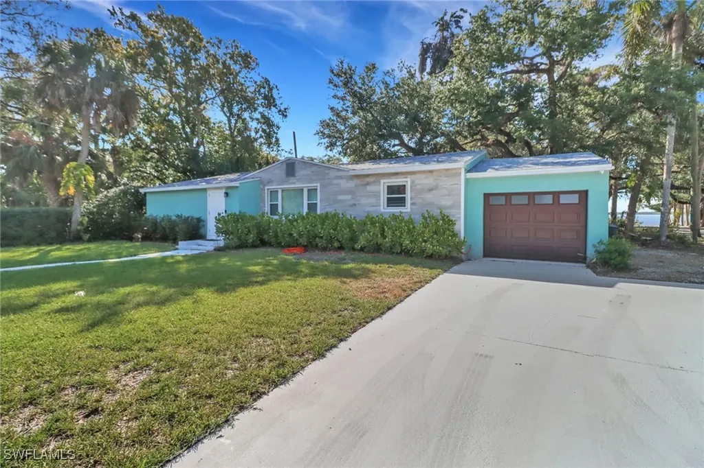 3393 E Riverside Drive Fort Myers FL 33916