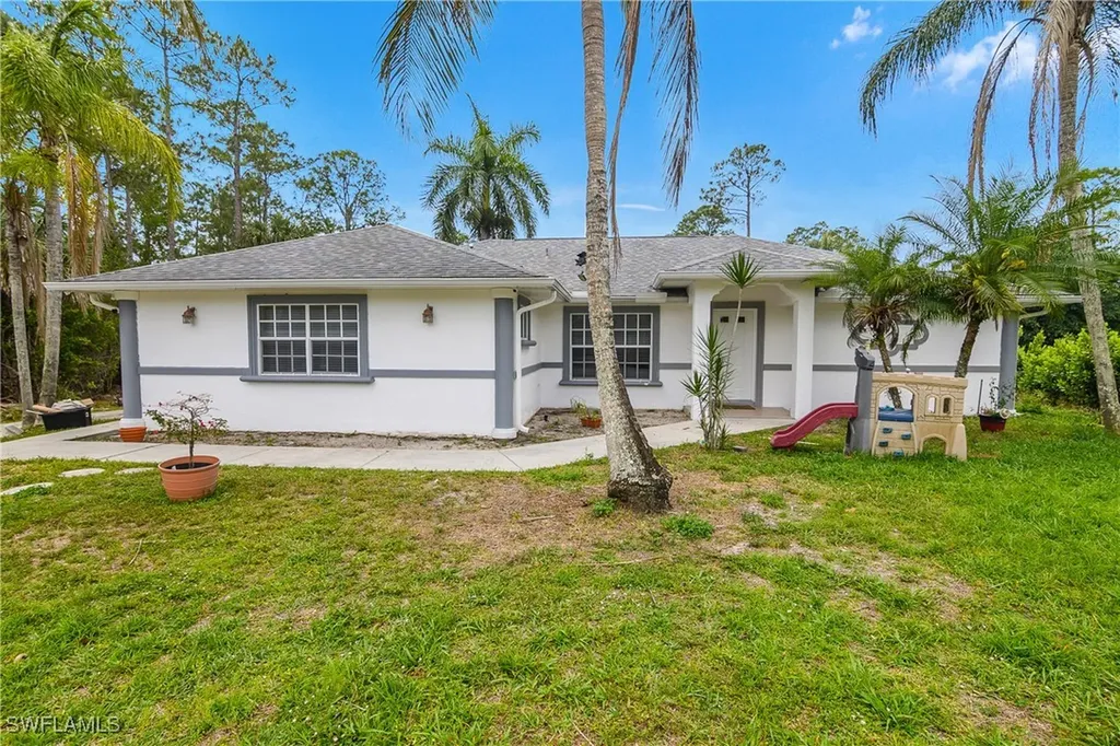 1090 24th Avenue NE Naples FL 34120