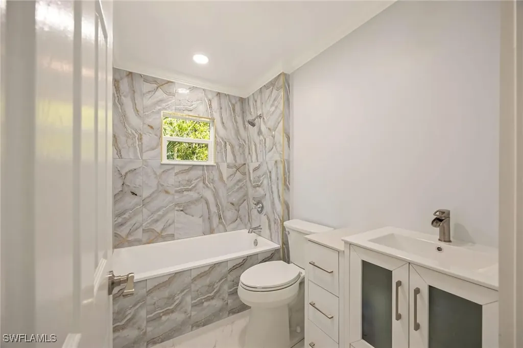 3925 Riviera Circle Bonita Springs FL 34134