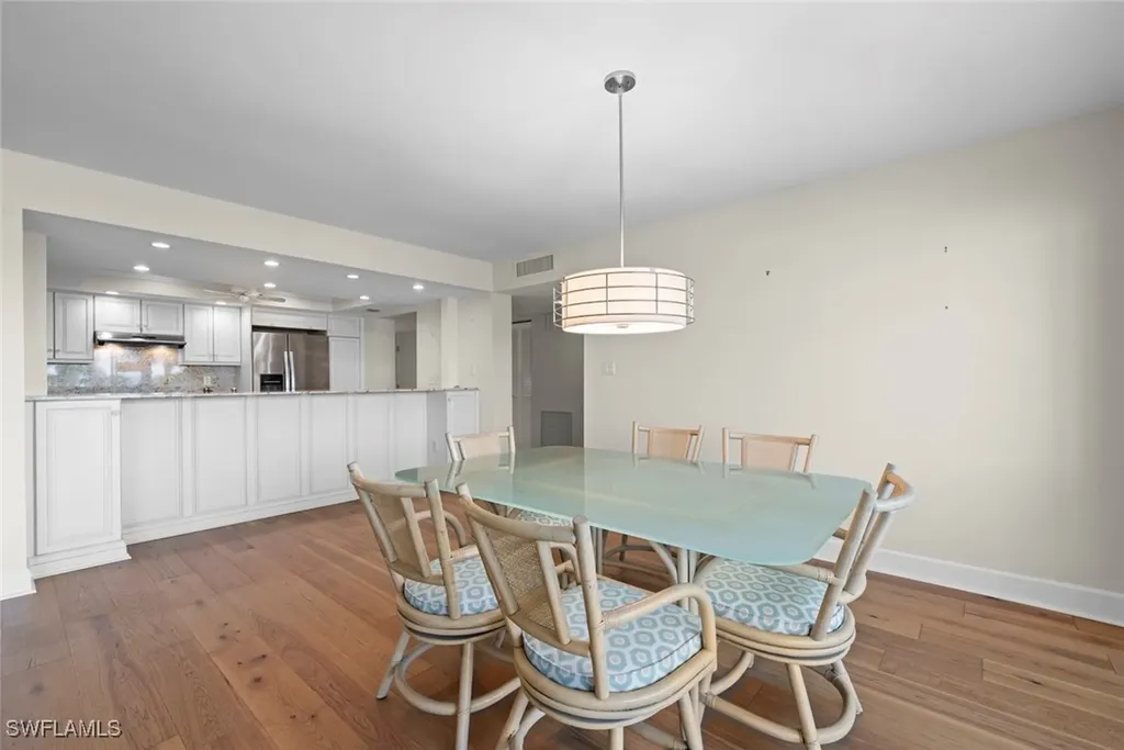 1605 Middle Gulf Drive Sanibel FL 33957