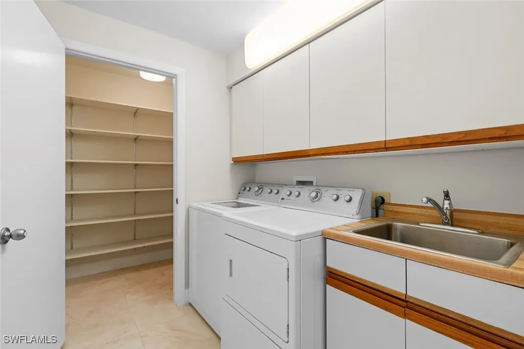 1605 Middle Gulf Drive Sanibel FL 33957