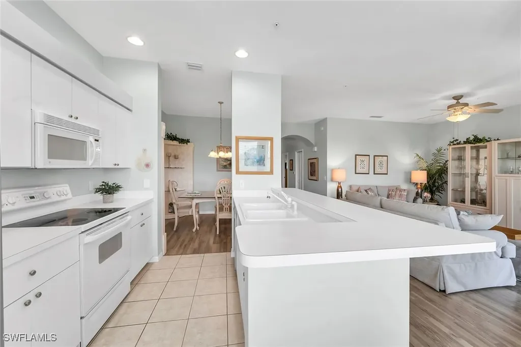 3800 Sawgrass Way Naples FL 34112