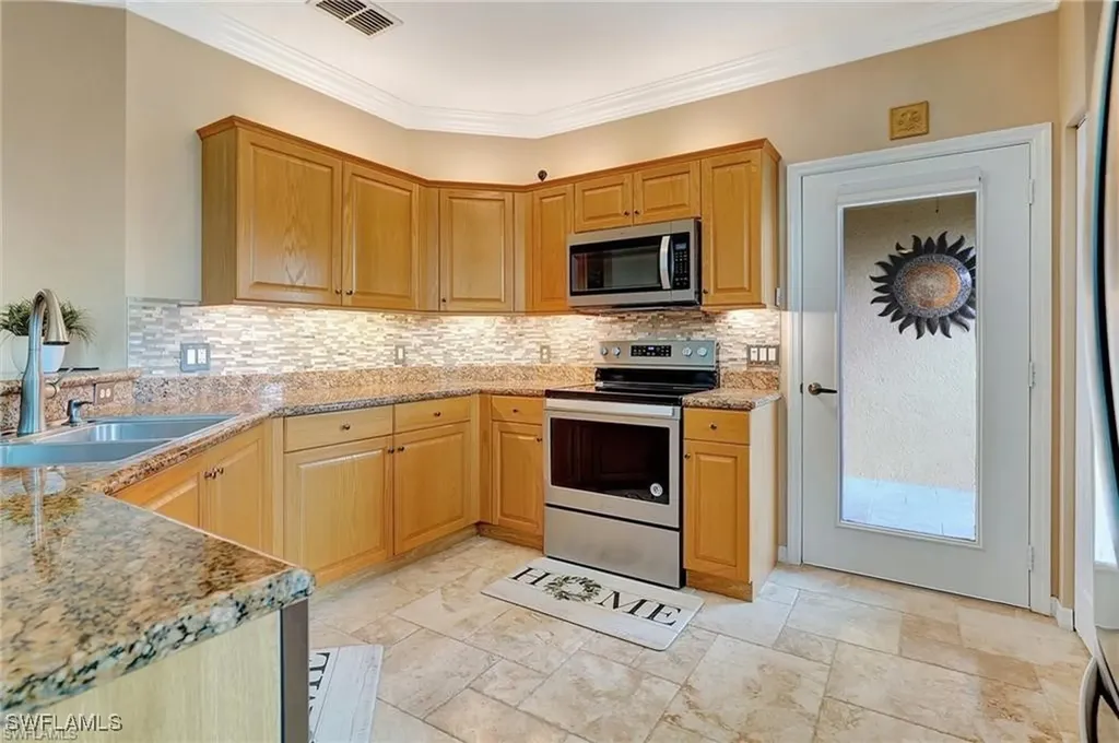 1818 Concordia Lake Circle Cape Coral FL 33909