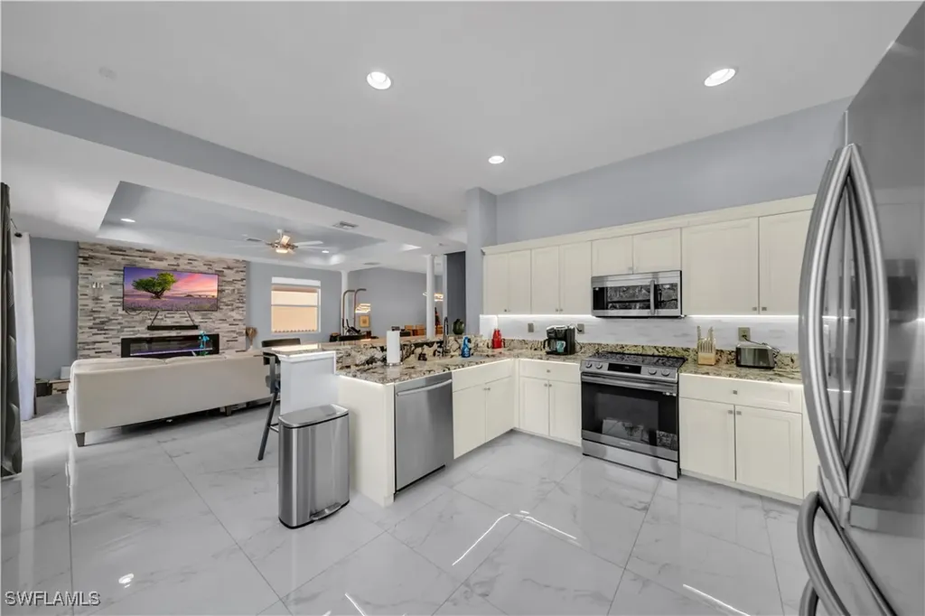 2736 Blue Cypress Lake Court Cape Coral FL 33909
