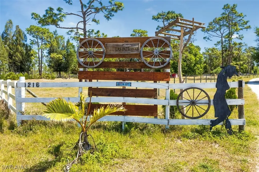 1216 Pine Avenue Labelle FL 33935