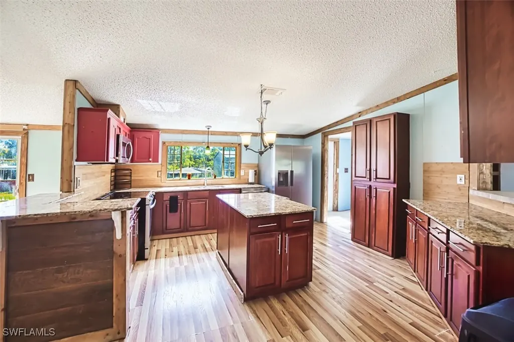 1216 Pine Avenue Labelle FL 33935
