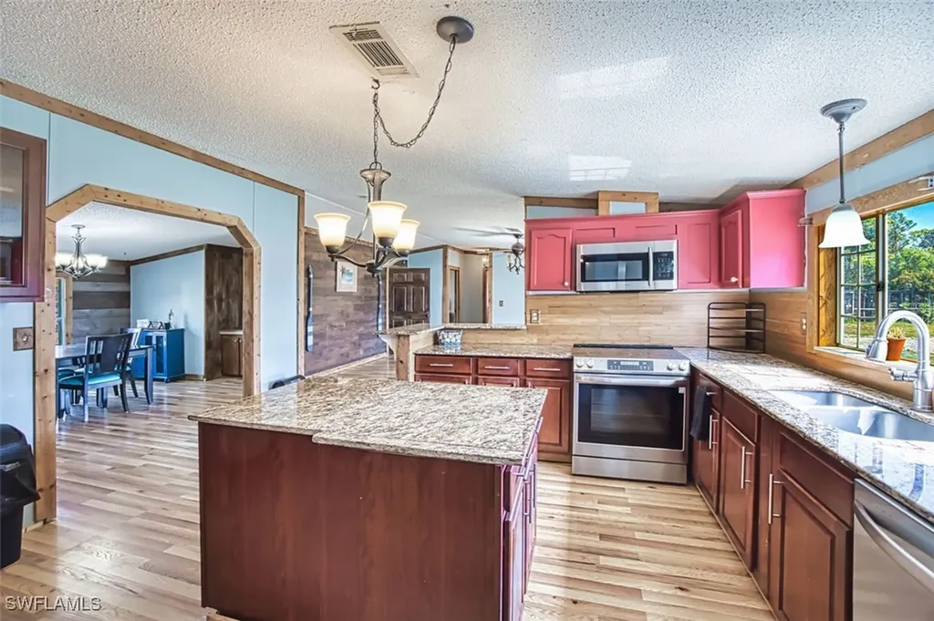 1216 Pine Avenue Labelle FL 33935