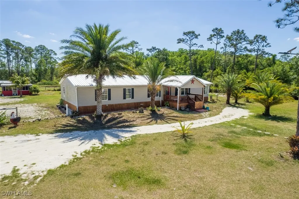 1216 Pine Avenue Labelle FL 33935