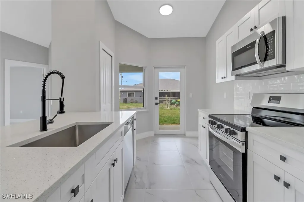 912-914 Ainsworth Street W Lehigh Acres FL 33974