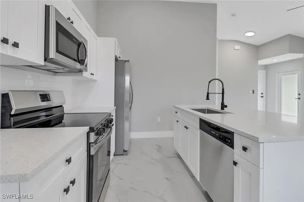 912-914 Ainsworth Street W Lehigh Acres FL 33974