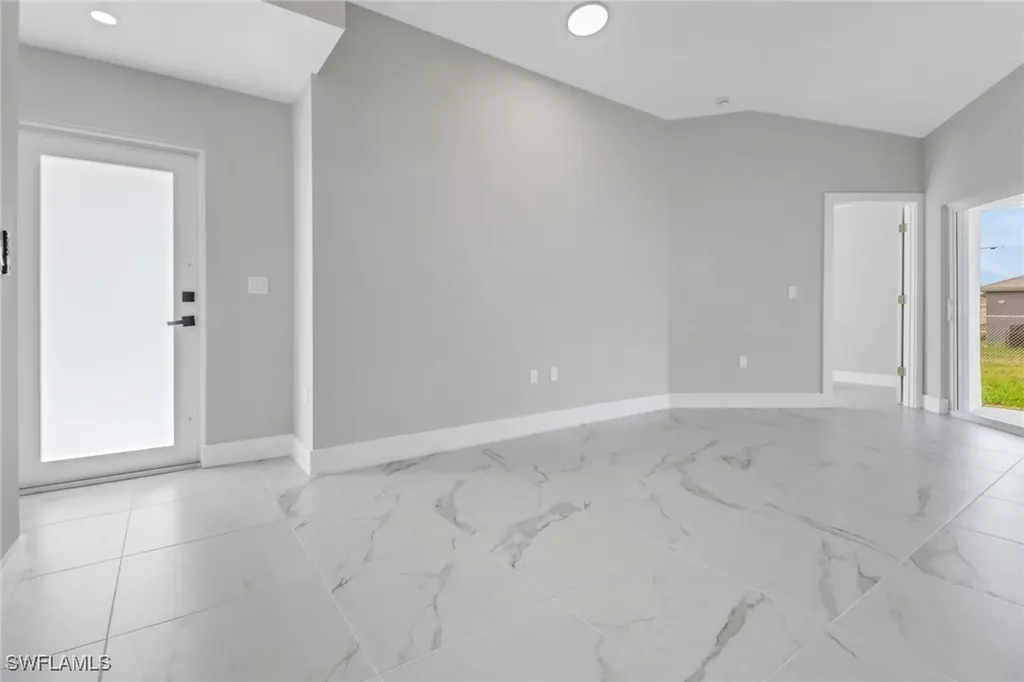 912-914 Ainsworth Street W Lehigh Acres FL 33974