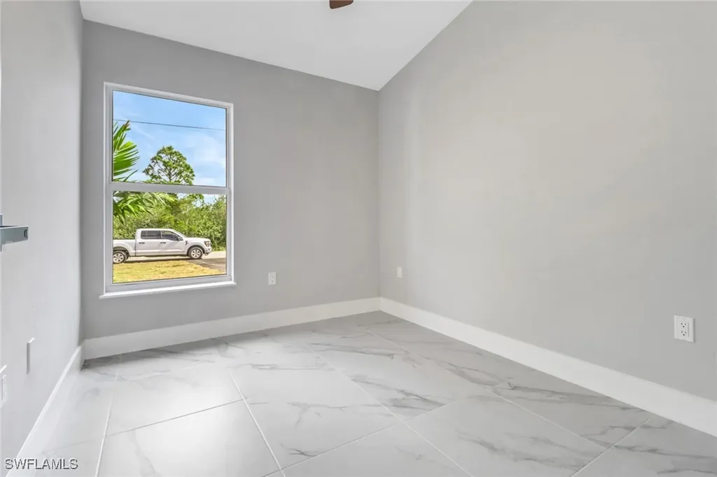 912-914 Ainsworth Street W Lehigh Acres FL 33974