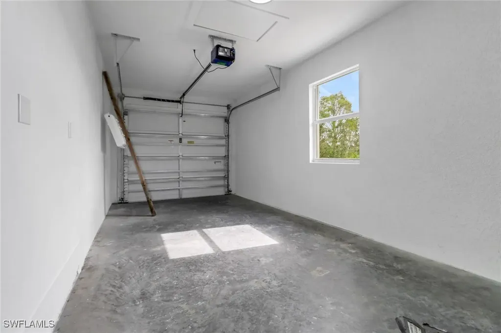 912-914 Ainsworth Street W Lehigh Acres FL 33974