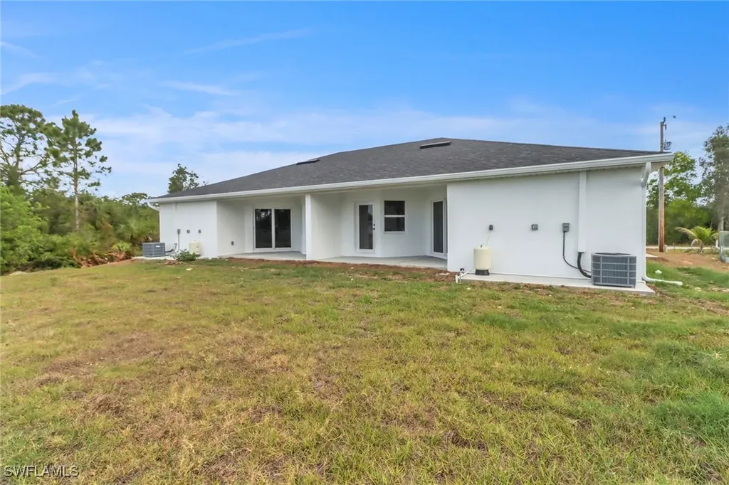 912-914 Ainsworth Street W Lehigh Acres FL 33974