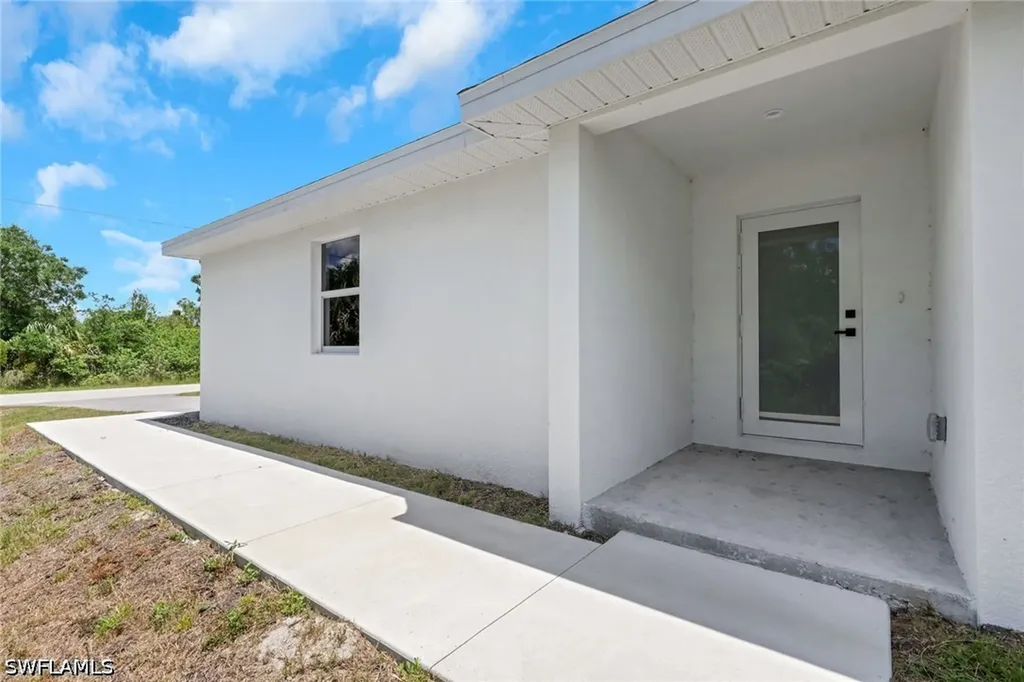 912-914 Ainsworth Street W Lehigh Acres FL 33974
