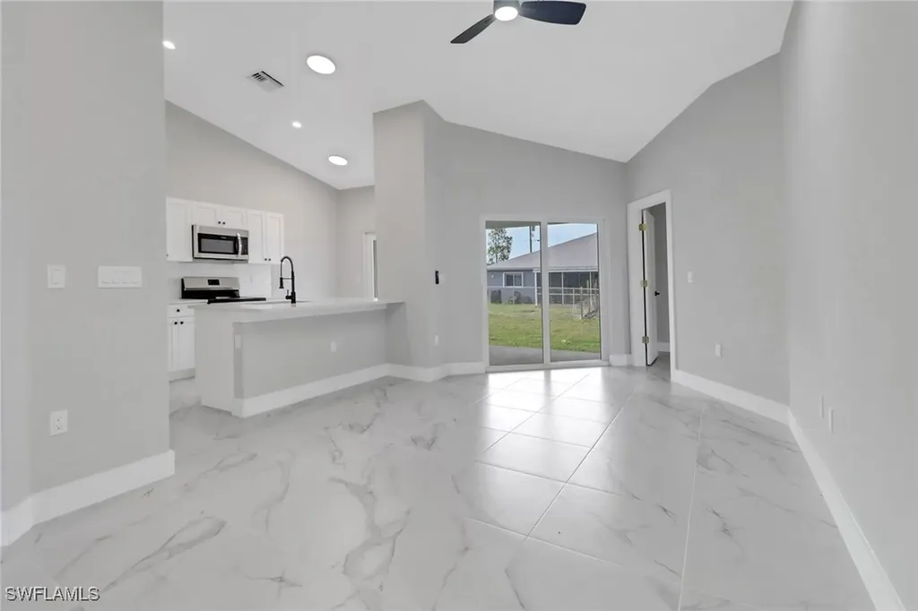 912-914 Ainsworth Street W Lehigh Acres FL 33974