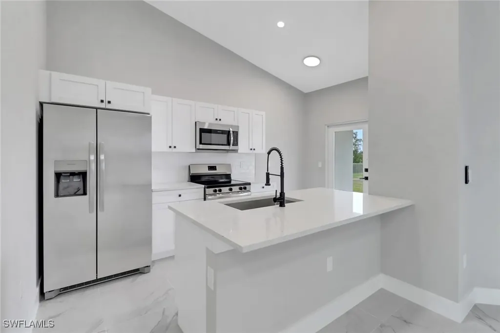 912-914 Ainsworth Street W Lehigh Acres FL 33974