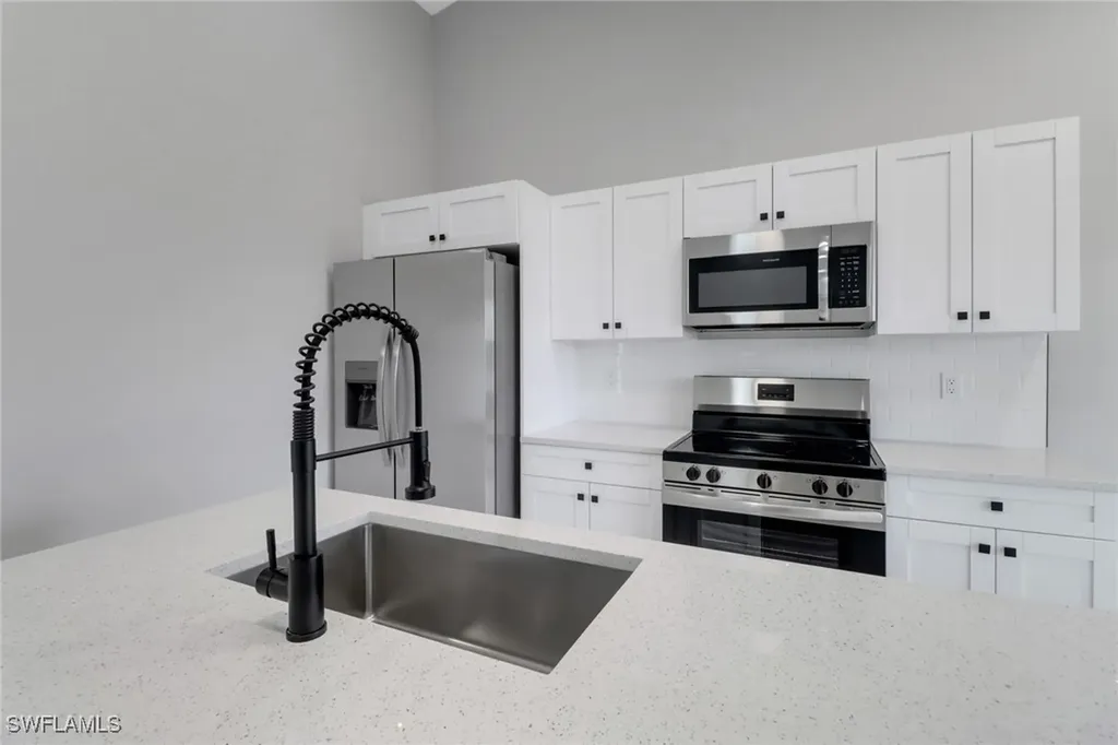 912-914 Ainsworth Street W Lehigh Acres FL 33974