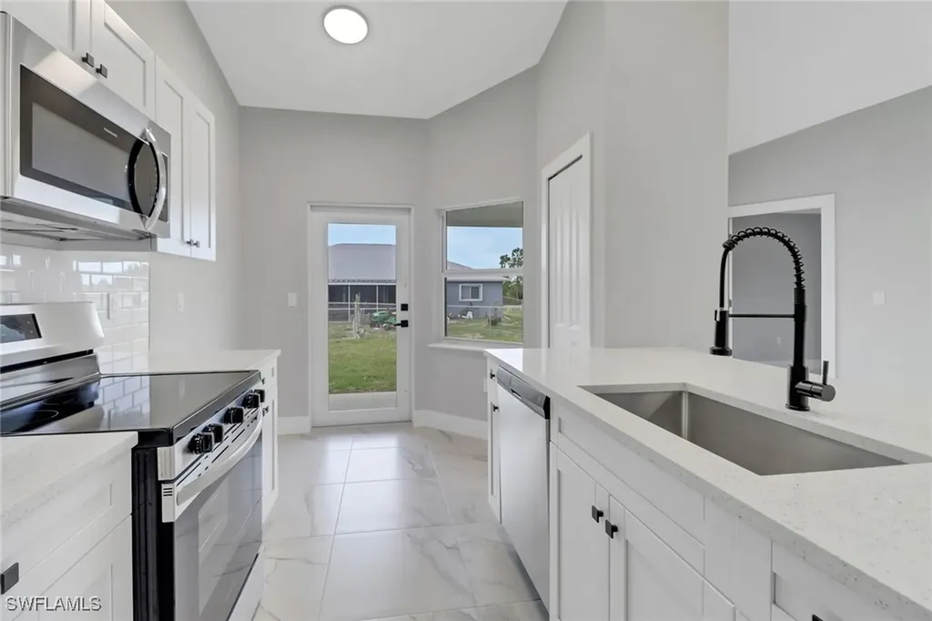 912-914 Ainsworth Street W Lehigh Acres FL 33974