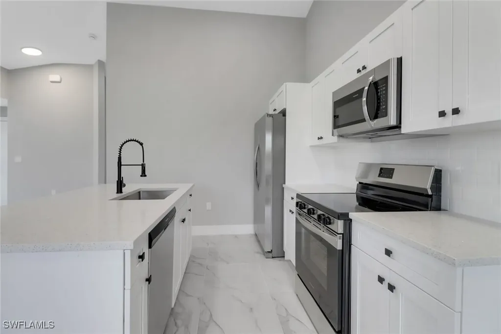 912-914 Ainsworth Street W Lehigh Acres FL 33974