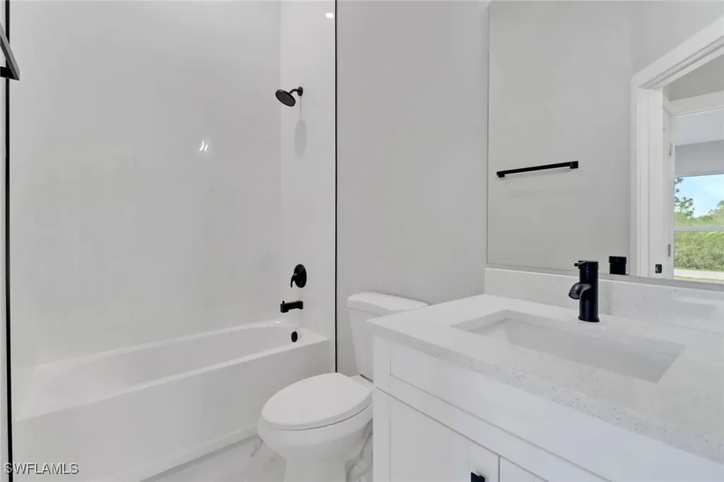 912-914 Ainsworth Street W Lehigh Acres FL 33974