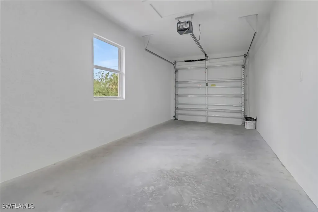 912-914 Ainsworth Street W Lehigh Acres FL 33974