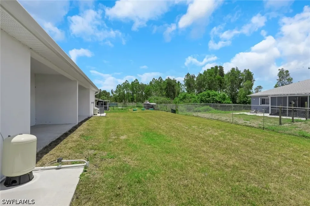 912-914 Ainsworth Street W Lehigh Acres FL 33974