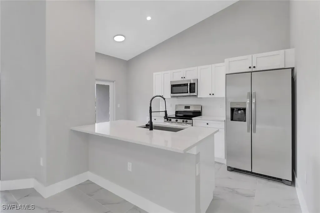 912-914 Ainsworth Street W Lehigh Acres FL 33974