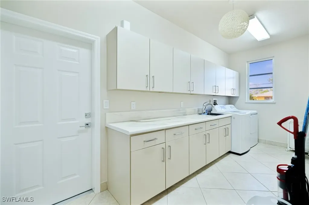 801 99th Avenue N Naples FL 34108