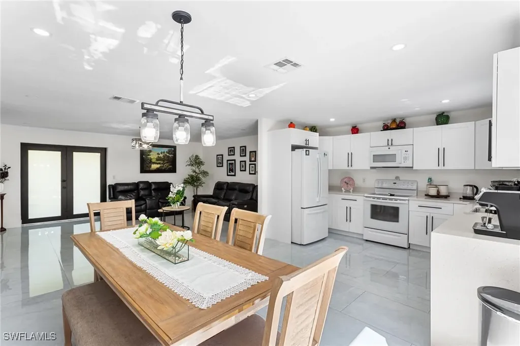 2104 Wellington Avenue Alva FL 33920