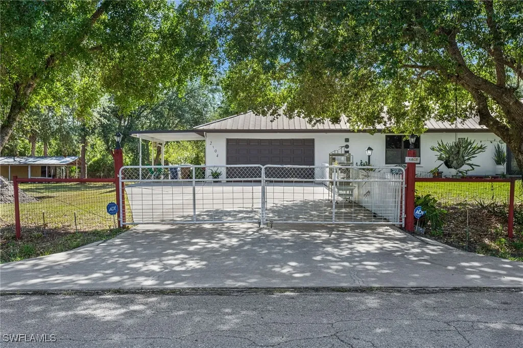 2104 Wellington Avenue Alva FL 33920