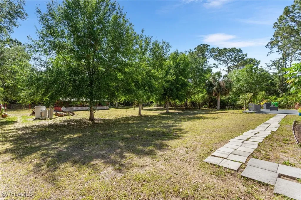 2104 Wellington Avenue Alva FL 33920