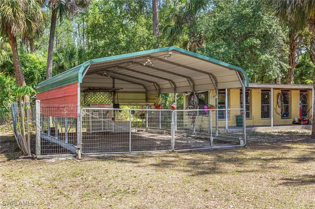 2104 Wellington Avenue Alva FL 33920