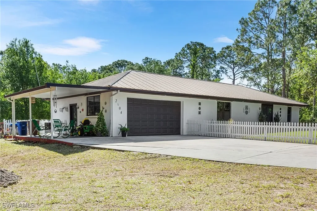 2104 Wellington Avenue Alva FL 33920