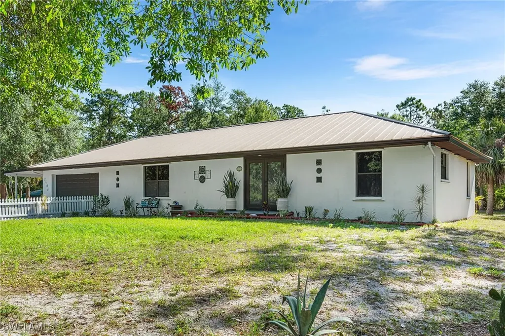 2104 Wellington Avenue Alva FL 33920