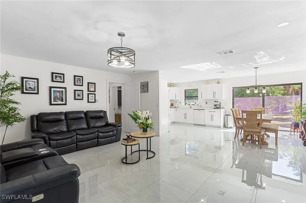2104 Wellington Avenue Alva FL 33920
