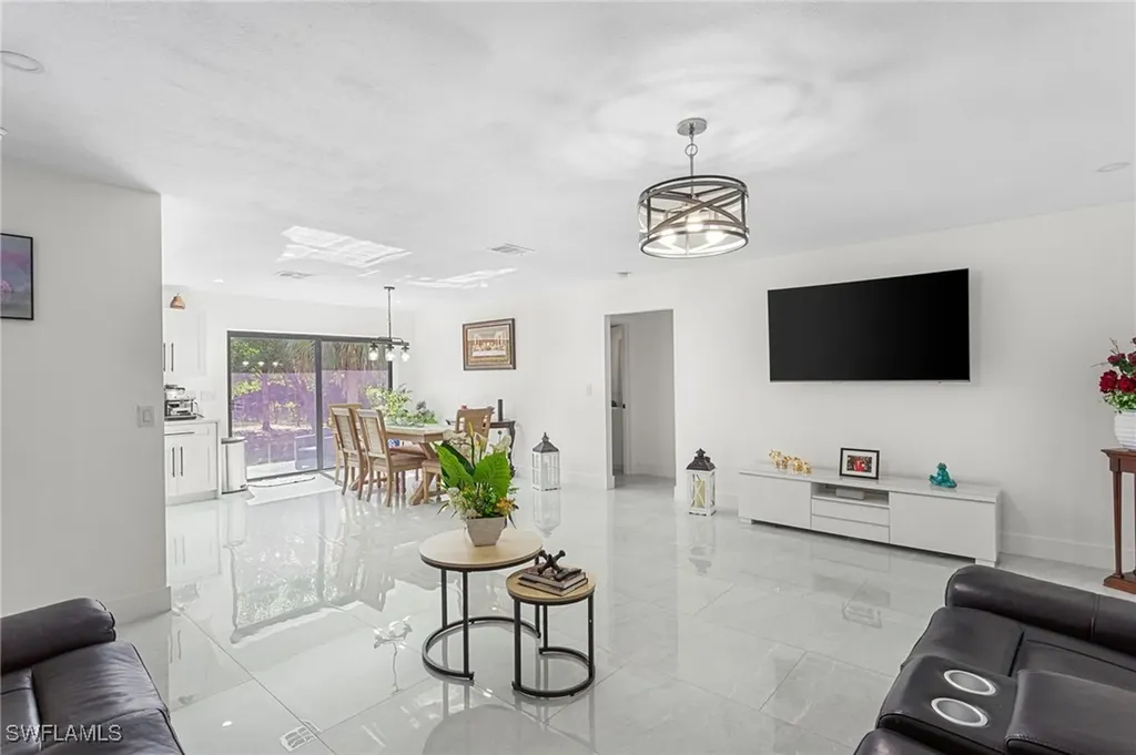 2104 Wellington Avenue Alva FL 33920