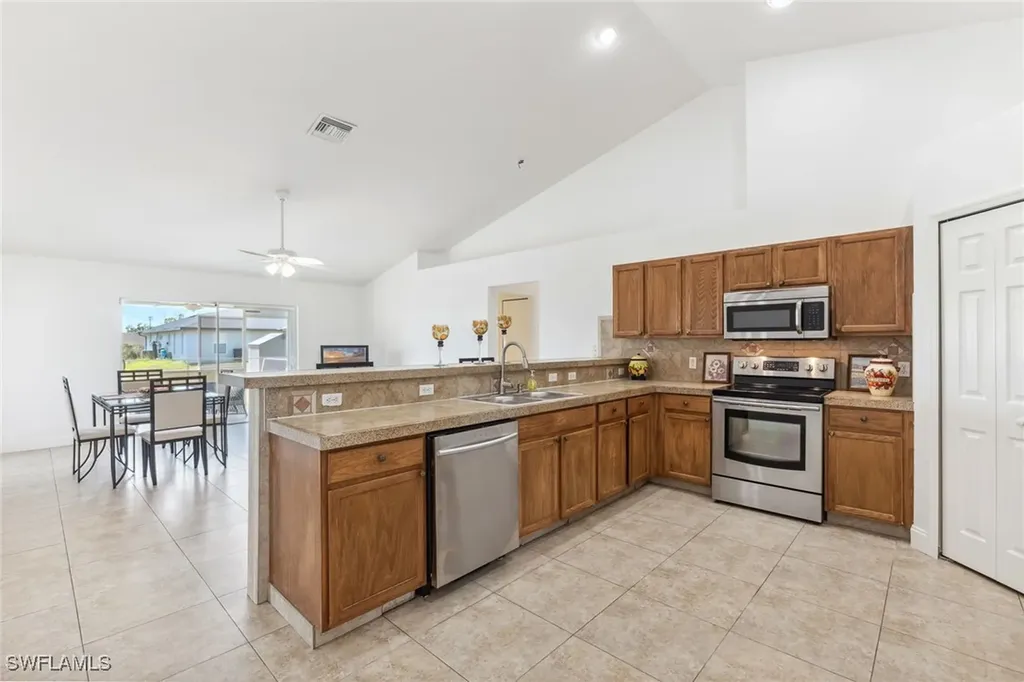 3066 NW 3rd Place Cape Coral FL 33993
