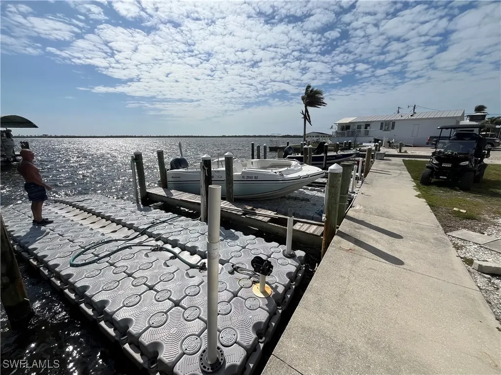 16900 Fishermans Cove Bokeelia FL 33922