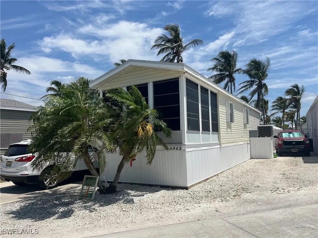 16900 Fishermans Cove Bokeelia FL 33922