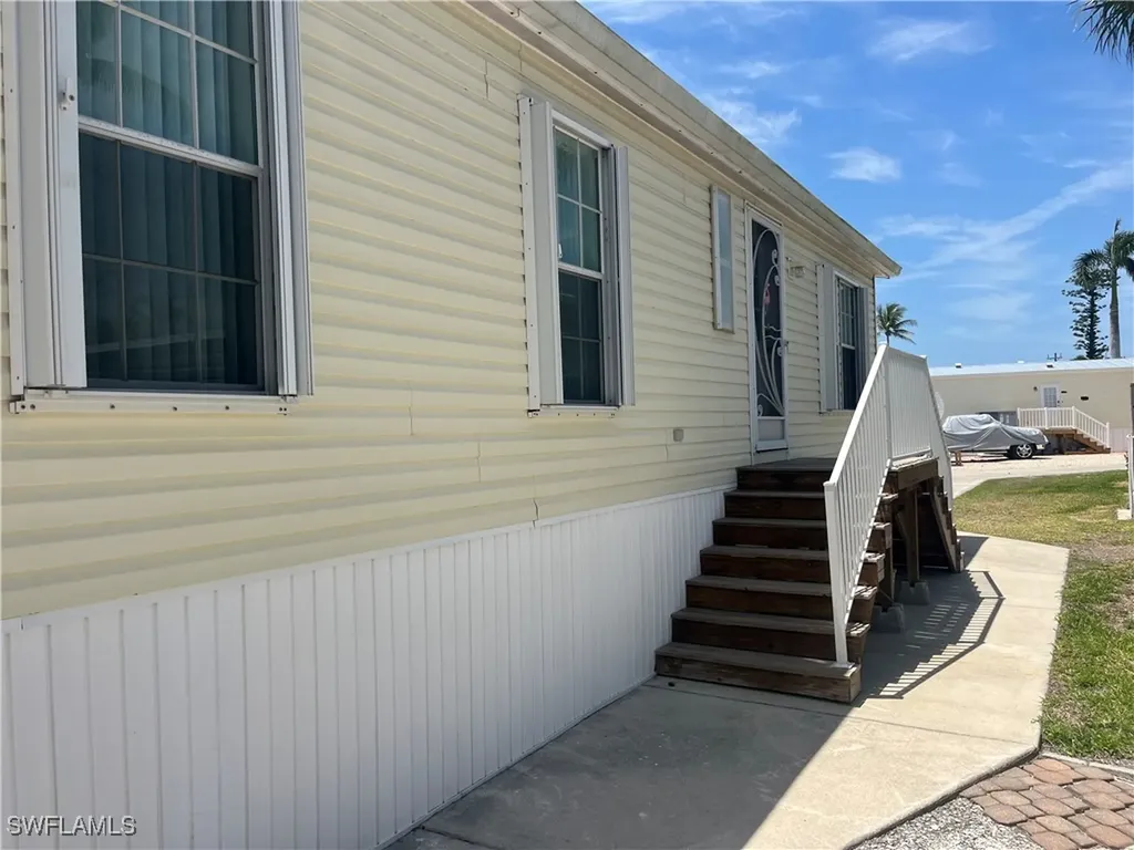 16900 Fishermans Cove Bokeelia FL 33922