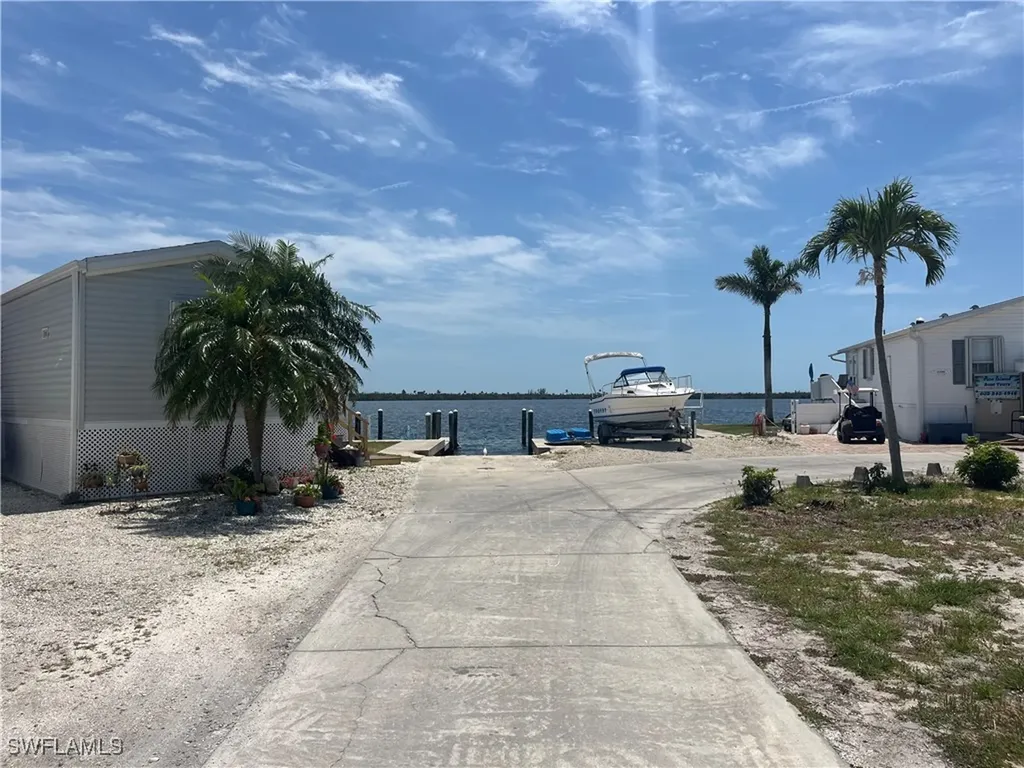 16900 Fishermans Cove Bokeelia FL 33922