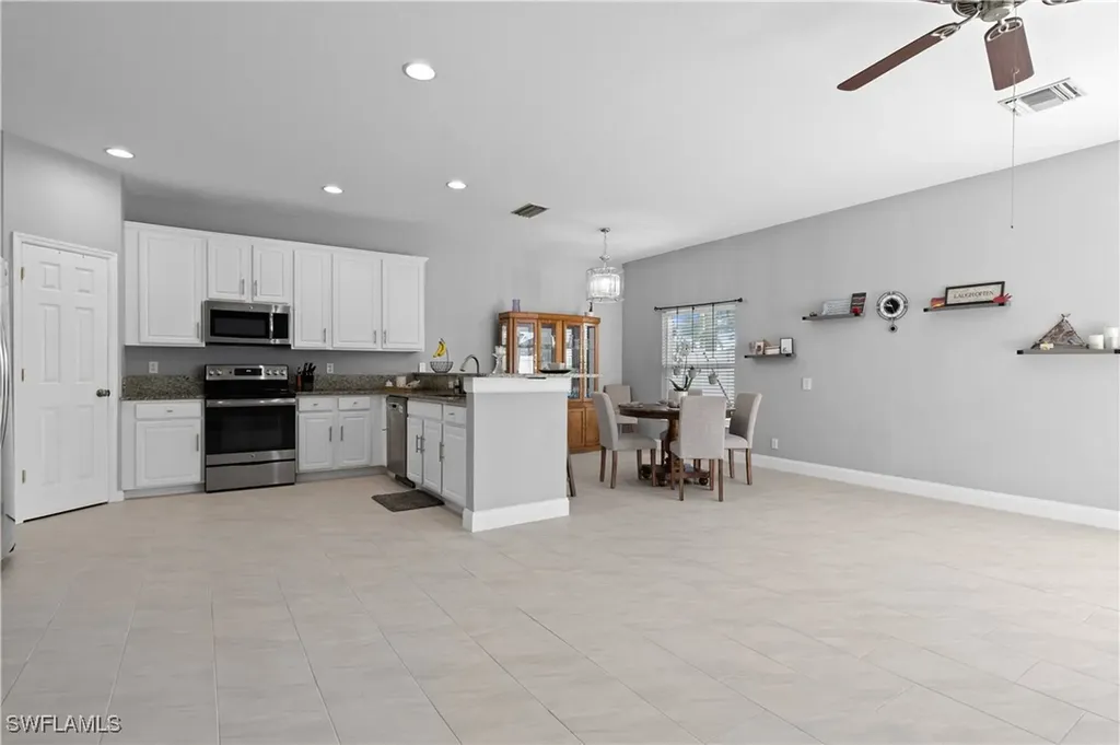 2305 Cape Heather Circle Cape Coral FL 33991