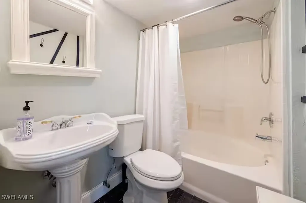 2348 Lake Avenue Naples FL 34112
