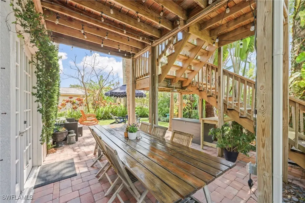 2348 Lake Avenue Naples FL 34112